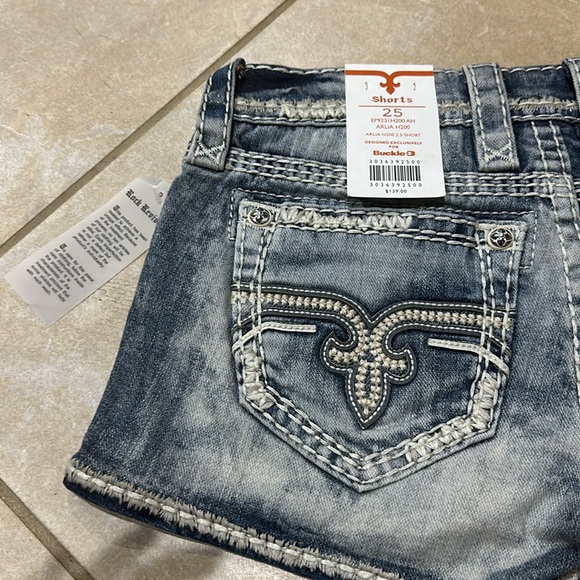 Women’s Rock Revival Jean Shorts. - Picture 7 of 8